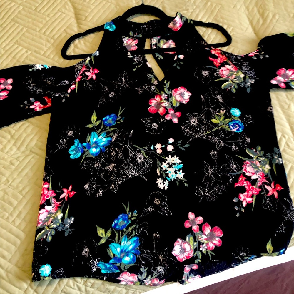Lush brand floral top with cold shoulder bell sleeve